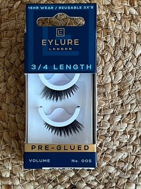 EYLURE London- 3/4 length VOLUME lashes #005